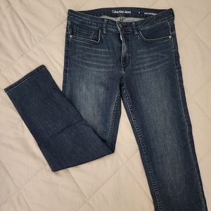 Calvin Klein Jeans, Slim boyfriend, size 6, Med blue acid wash denim